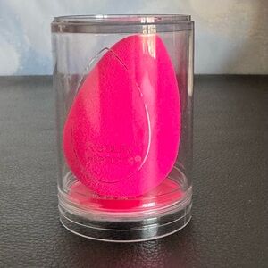 Beauty Blender Makeup Sponge - New